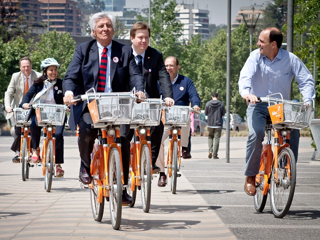 Santiago-bike-share-launch-Claudio-Olivares-Medina
