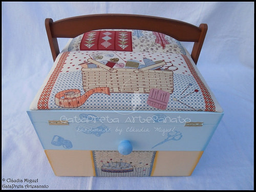 Caixa de costura mega-large 