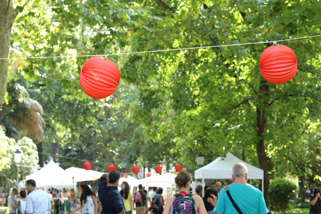 jardim da estrela + mercados em lisboa + mercado de crafts&design + jardins em lisboa + passeios ao ar livre + pessoas a passear