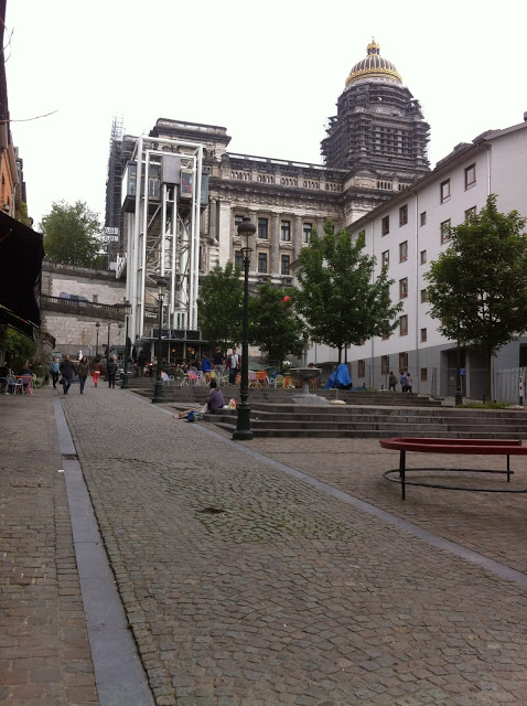 Bruxelas + locais para visitar em Bruxleas + Marolles + Ascenseur des Marolles + domingos em Bruxelas + o que fazer em bruxelas