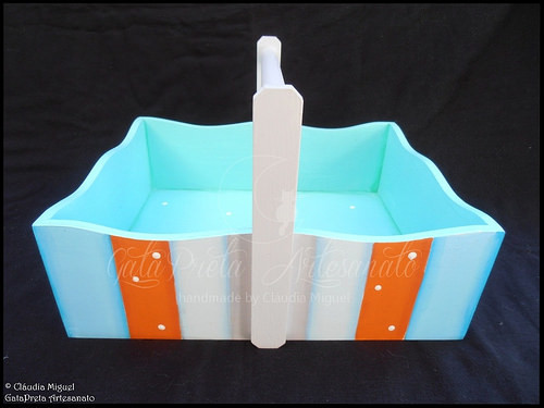 Fraldário, cesta, caixinha cúbica e régua de crescimento 