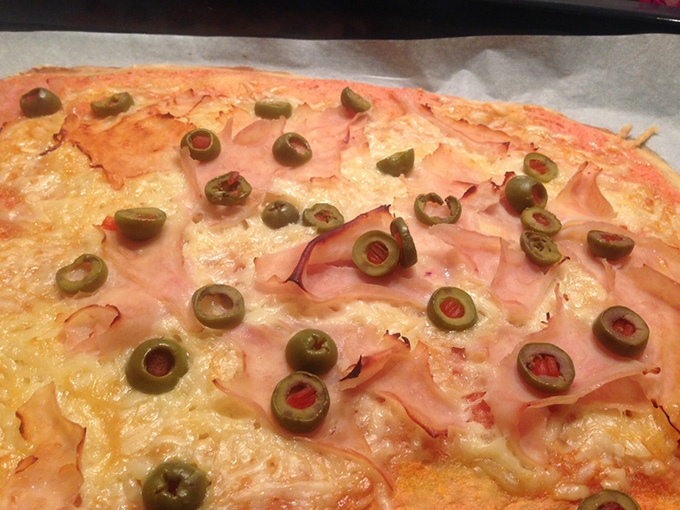 pizza-de-fiambre-caseira