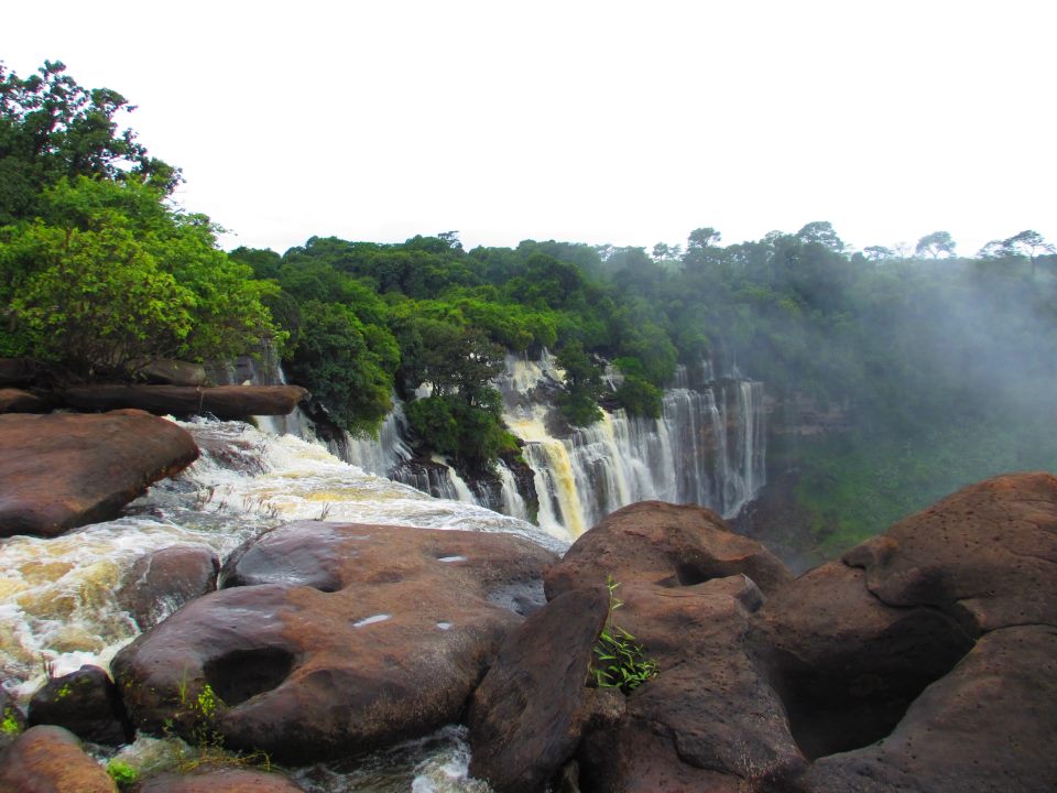 Pedras Negras/Quedas de Kalandula
