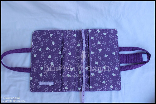 Capa de livros com pegas 