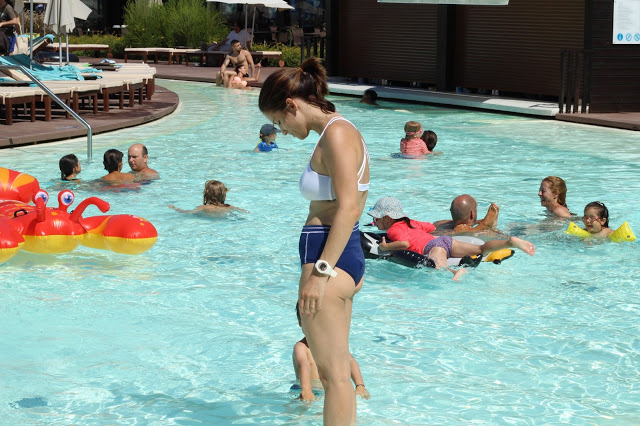 biquíni body + verão + corpo pós-parto + recuperação após o parto + biquíni calzedonia + biquíni de cueca subida + vidamar + férias em família + algarve