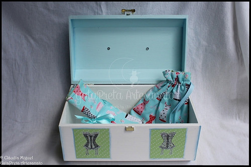 Maleta para manicure e caixa para pensos 