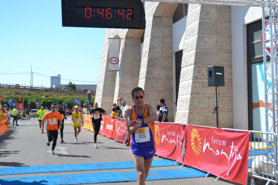 946638_140707972783592_1753052834_n