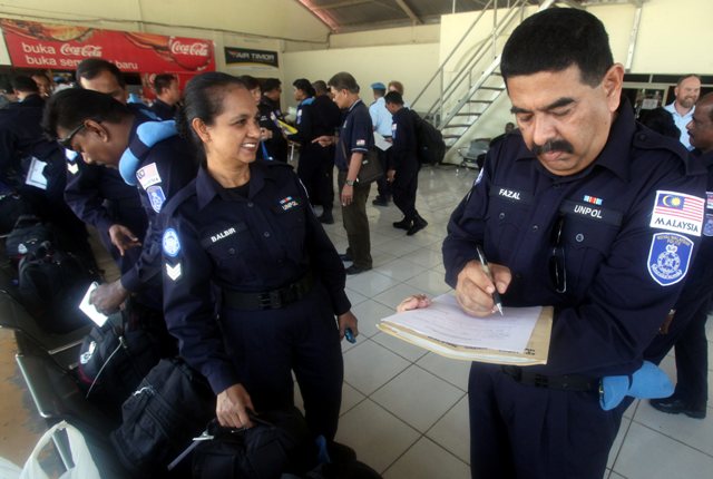 Malaysian UN peacekeeping force leaving East Timor