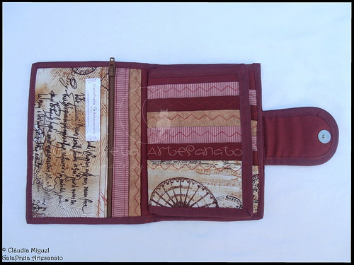 Carteira para 25 cartões, notas e moedas 