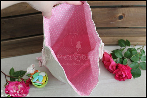 T-shirts de criança e mochilas 