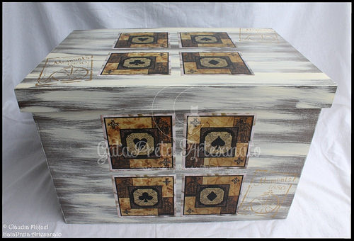 Caixa para arrumação de jogos 