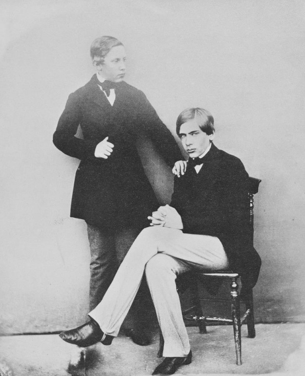 554976_10151595725860761_84779606_n luis e pedro.j