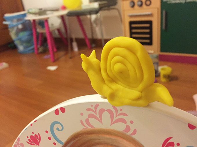 caracol de plasticina