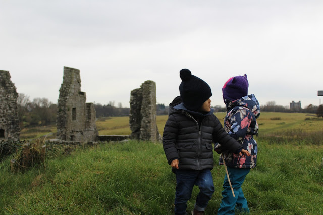 irlanda + trim + viajar em família + cidades da irlanda + castelo de trim + rio boyne + brave heart + norte da europa + monumentos