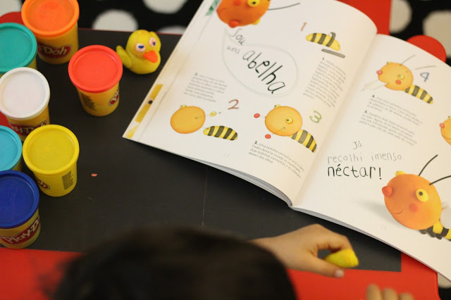 booksmile + 20 20 editora + plasticina + brincar em casa + brincar com plasticina + crias animais com plasticina + livros para crianças + actividades para fazer em casa + trabalhos manuais + como criar figuras em plasticina