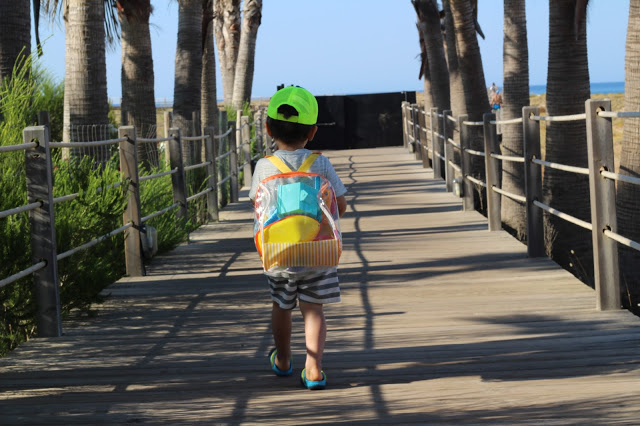 férias em família + vidamar + hotéis para famílias + praia dos salgados + alimentação das crianças nas férias + piscina + férias de verão + gap kid + calções de banho gap + mochila de praia uriage + uriage