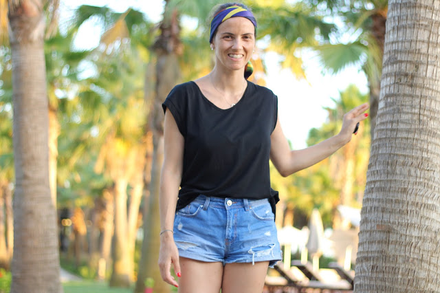 vidamar + férias em família + hotéis para famílias + férias no algarve + look de praia + estilo casual + looks zara + omnia + t-shirt preta + praia dos salgados + pôr do sol + praia + lenço na cabeça +roupas de verão