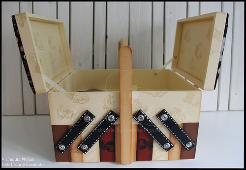 Caixa de costura mega-large 