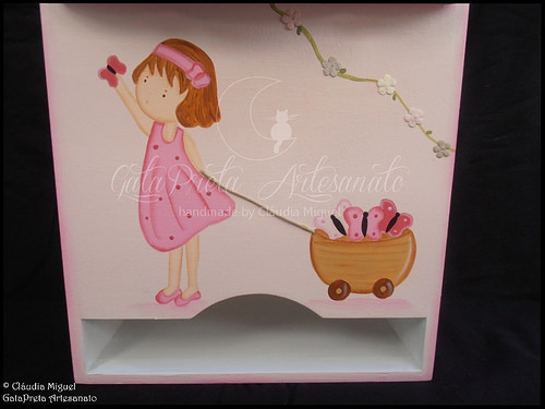 Fraldário, cesta, caixa de recordações de bebé e caixa para ganchinhos 