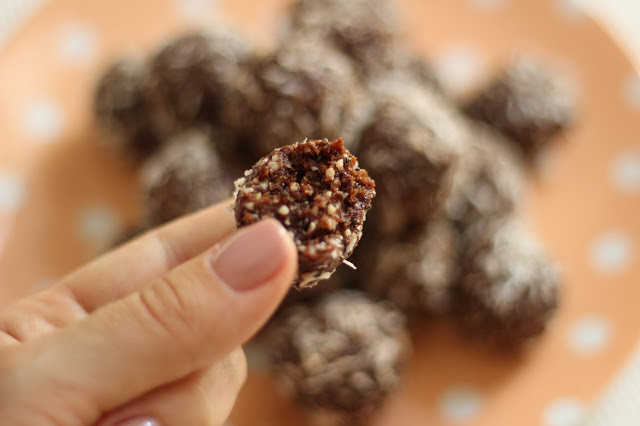 doce sem pecado + brigadeiros fit + doce sem açúcar + doce sem lactose + doce sem glúten + nutrição + dicas saudáveis + lillian barros + recuperação pós-parto + pós parto saudável 