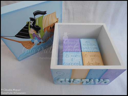 Caixa para ganchinhos, caixas de recordações bebé e placas de porta 