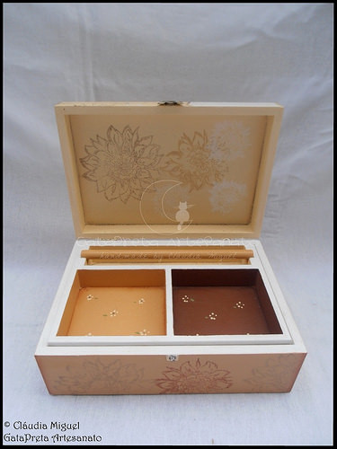 Caixa para 12 relógios, caixa de bijuteria e moldura 