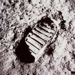 62043main_Footprint_on_moon