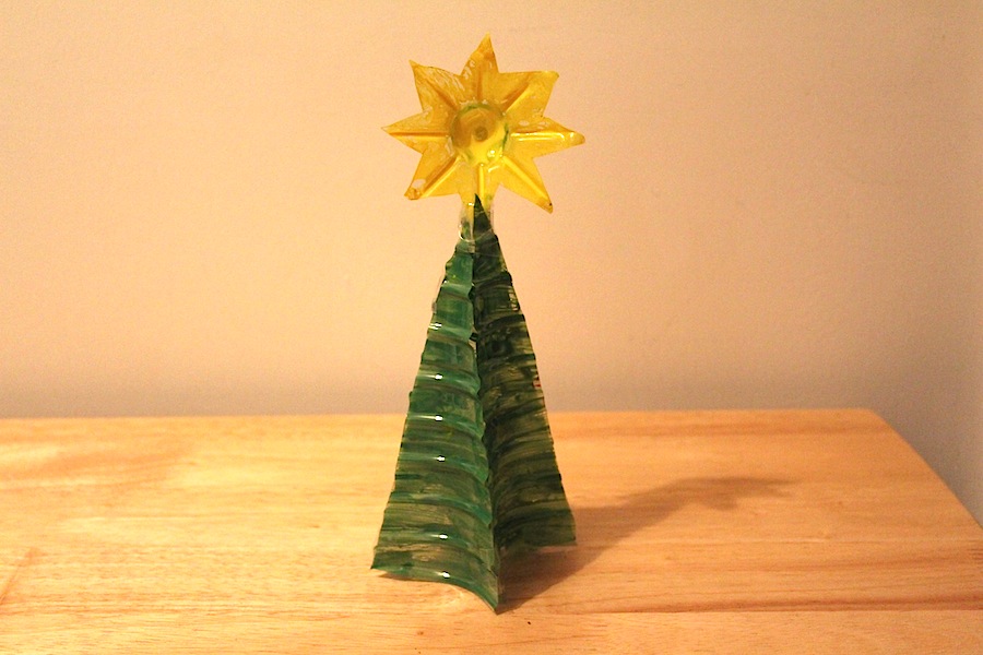 Árvore de Natal Reciclada com Garrafa Pet - Passo a Passo - Ideias de  Reciclagem