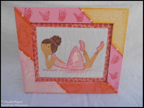 Caixa para ganchinhos, quadro e flores 