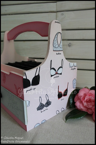 Caixa para vernizes e manicure 