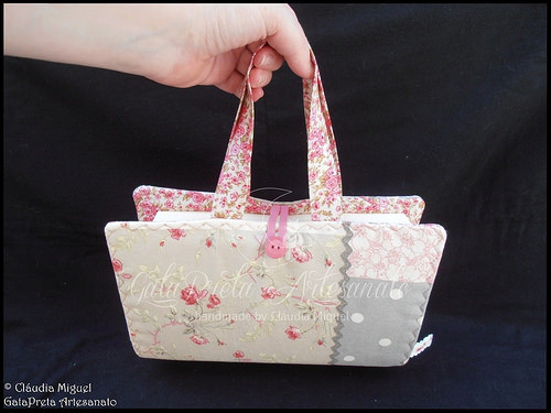 Capa de livros com pega 