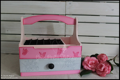 Caixa para vernizes e manicure 