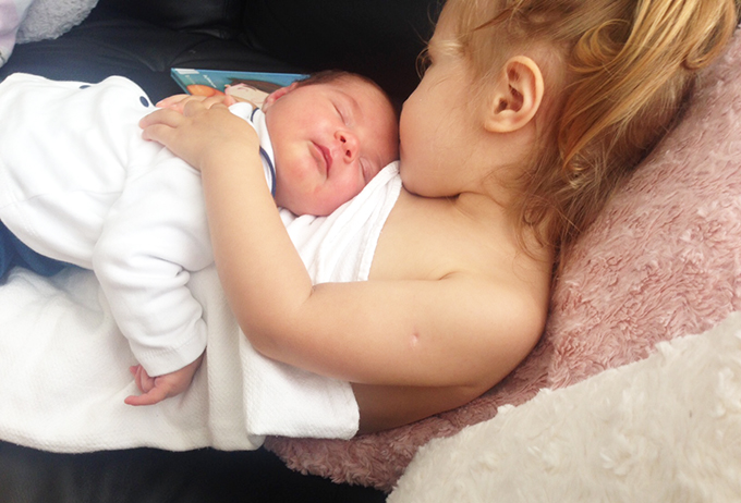 duas filhas pequenas 7