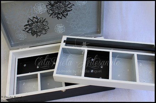 Caixa para 12 relógios e caixa de bijuterias 