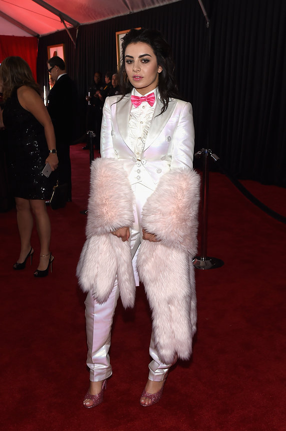 charli-xcx-grammy-2015-red-carpet.jpg