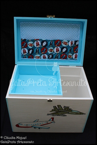 Caixa de medicamentos, régua crescimento e caixa recordações de bebé 