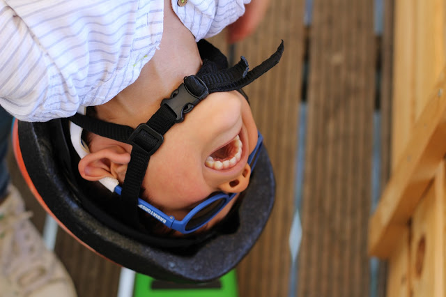 férias em família + sobreviver às férias com filhos + sobreviver às birras + passeios + trotinete + mãe e filho + docas +lisboa