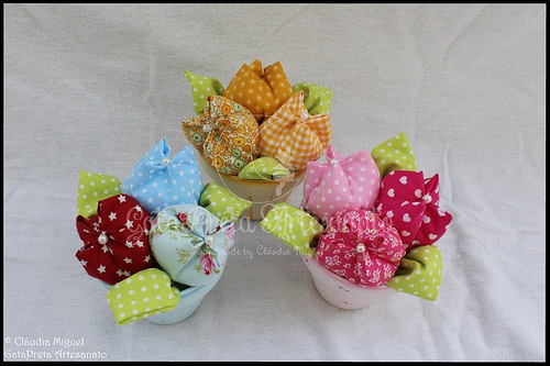 Vasinhos de flores