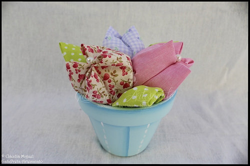 Taleigo para roupa suja do bebé e vasinho 