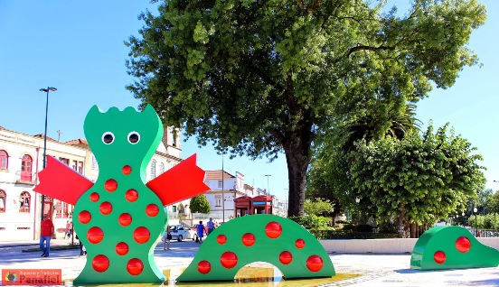 Bicha serpe José Guimarães - Penafiel