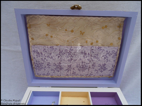 Caixa para 12 relógios e caixa de maquilhagem 