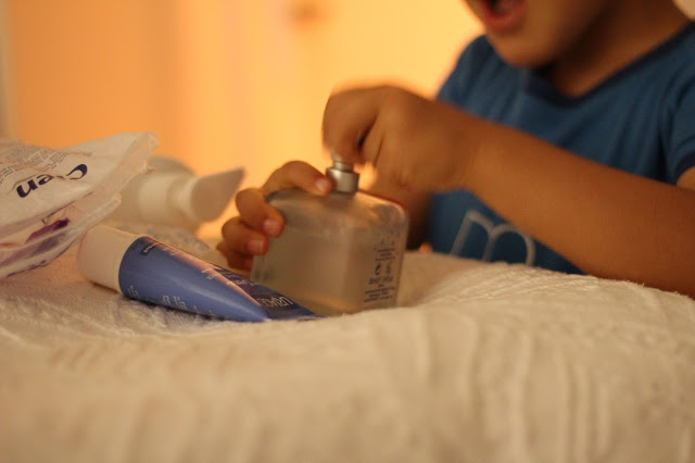 irmãos + família + fim do dia com filhos + hora do banho + uriage + diferença de idades entre os filhos + relação entre irmão