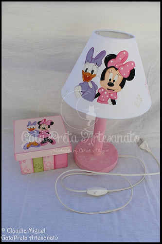 Caixa de recordações de bebé e candeeiro 