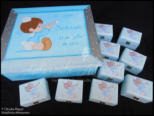 Caixa grande de batizado e caixas de lembrança 