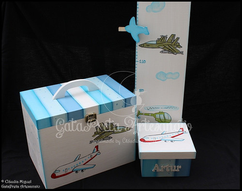 Caixa de medicamentos, régua crescimento e caixa recordações de bebé 