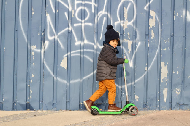 praia de carcavelos + tortinete + passear com os filhos + mãe e filho + quatro anos + aniversário + vans + cool kid + cool mom + grafitties