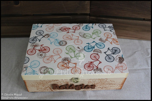 Caixa para 12 relógios 