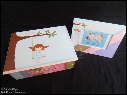 Caixa para ganchinhos e moldura 