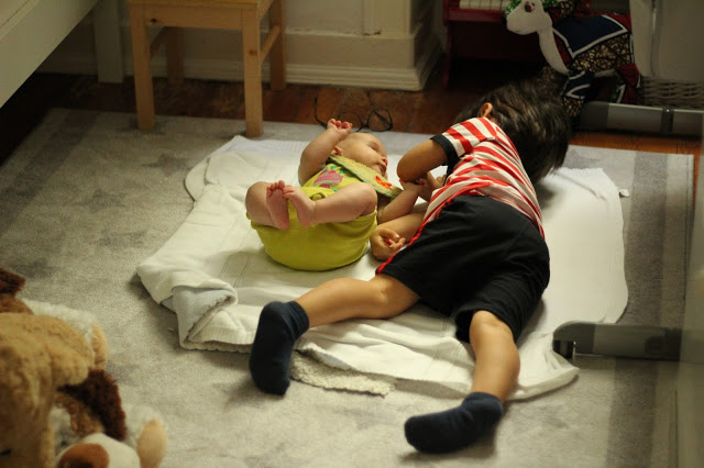 mãe atempo inteiro + amor de irmãos + mãe de dois + filho e filha + decoração + quartos de criança