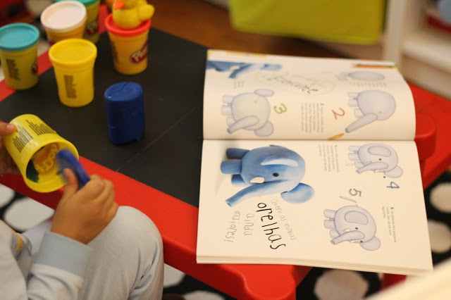 booksmile + 20 20 editora + plasticina + brincar em casa + brincar com plasticina + crias animais com plasticina + livros para crianças + actividades para fazer em casa + trabalhos manuais + como criar figuras em plasticina